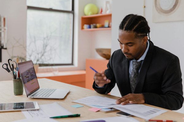 Découvrez comment un indépendant peut diversifier ses revenus rapidement et efficacement
